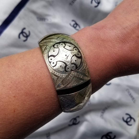 Tuareg VTG Silver and Ebony Bangle Bracelet - Picture 1 of 7